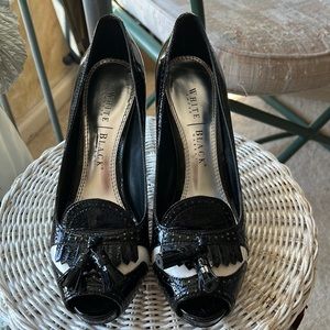 White House Black Market women’s Wing-tip heels black and white 7.5 Medium width